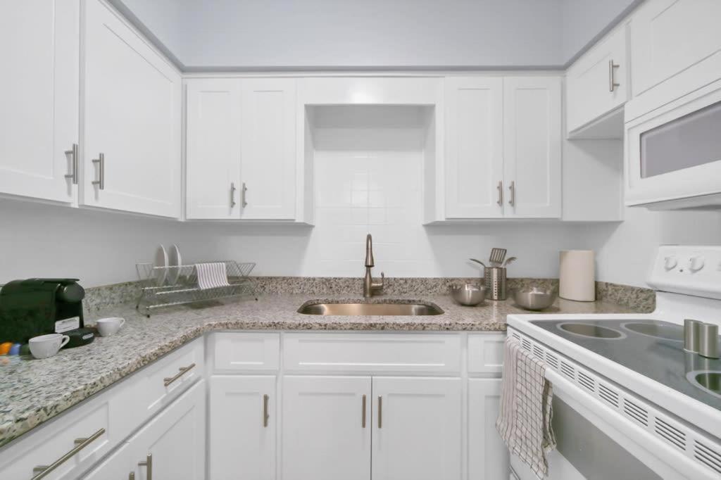Designed And Well Located Chic 1Br With Parking Apartment แทมปา ภายนอก รูปภาพ